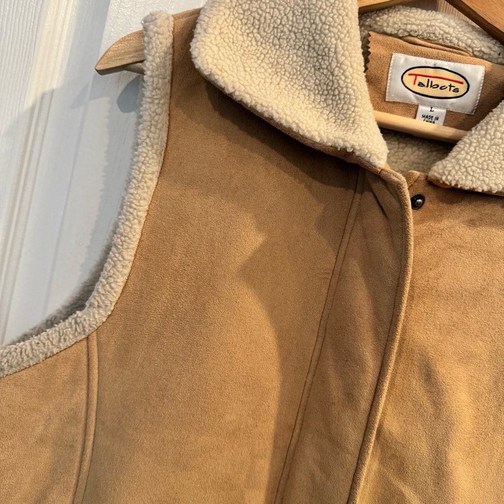 Talbots Faux Suede Sherpa Vest Tan Beige Fleece Lined Western Cozy Size Large - Picture 4 of 8